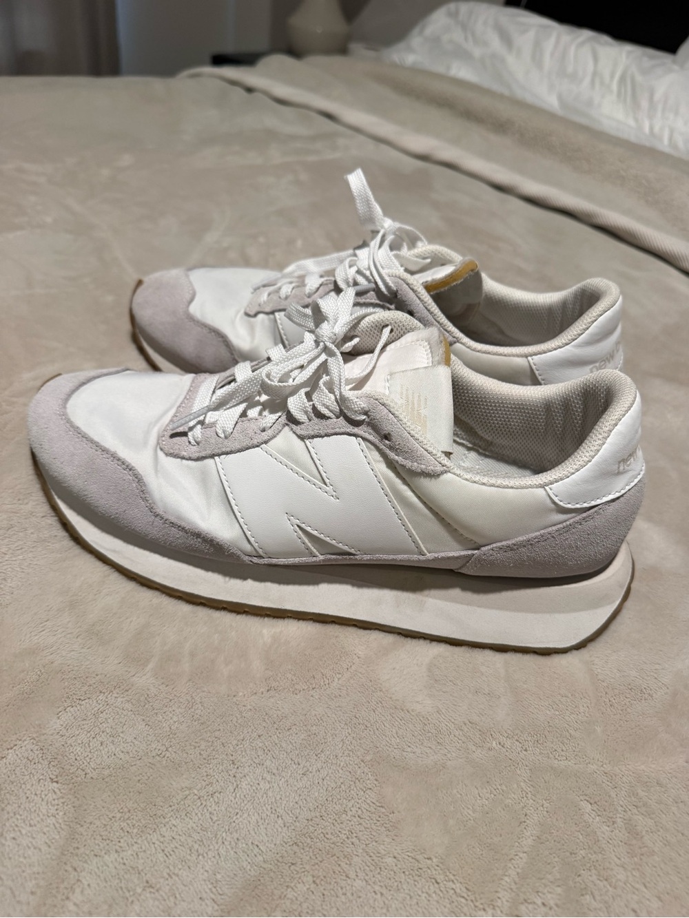 New Balance Off-White & Light Gray Casual Trainers